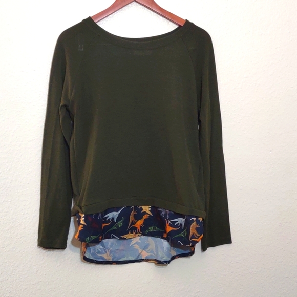 L.A SOUL Tops - SLIGHTLY USED L.A SOUL LONG SLEEVE FOREST GREEN WITH DINOSAUR PATTERN LINNING
